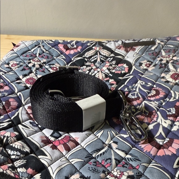 Vera Bradley Black and Pink Floral Laptop Bag - Picture 6 of 6